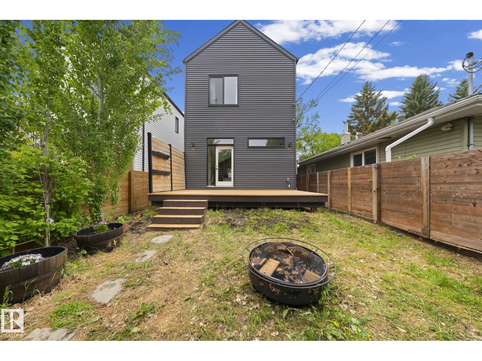 9138 71 AV NW — photo 50