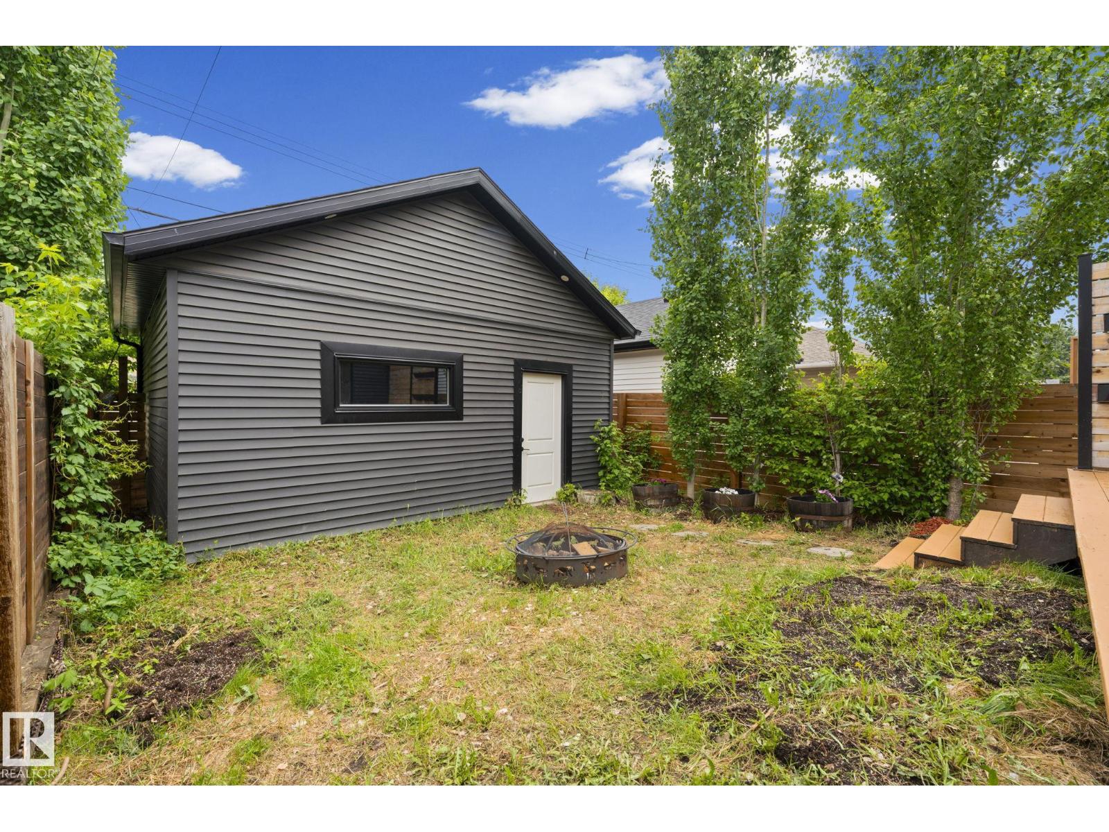 9138 71 AV NW — photo 53
