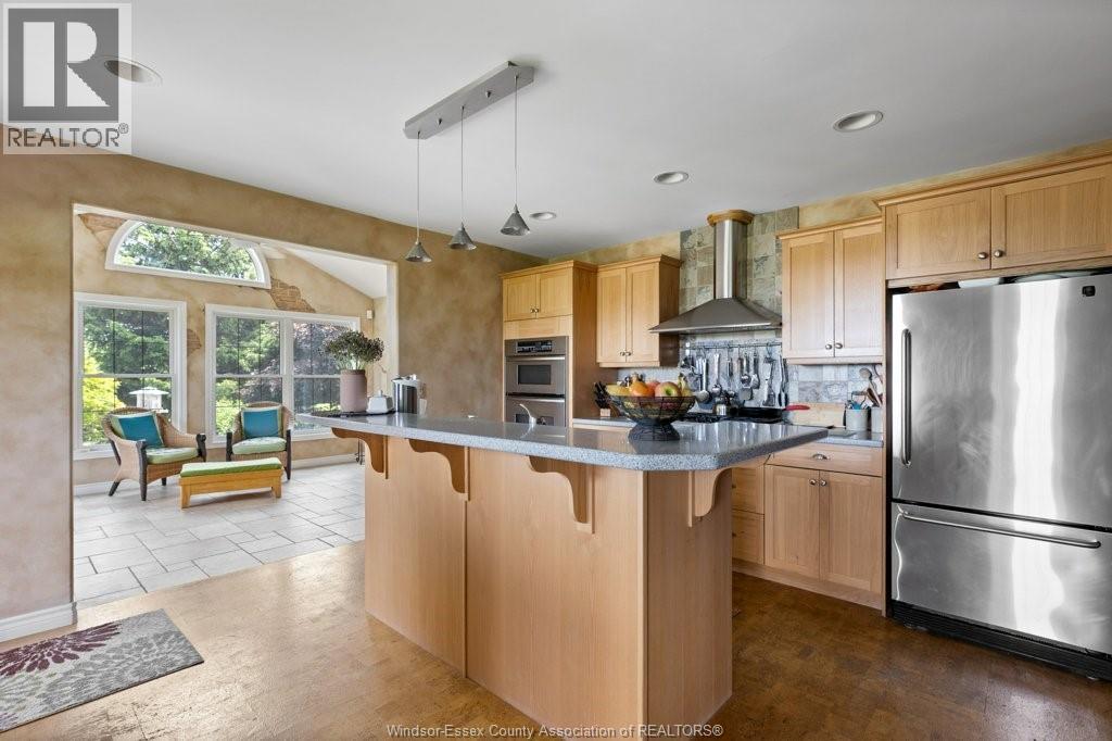 1936 LAKESHORE ROAD 123 - 12