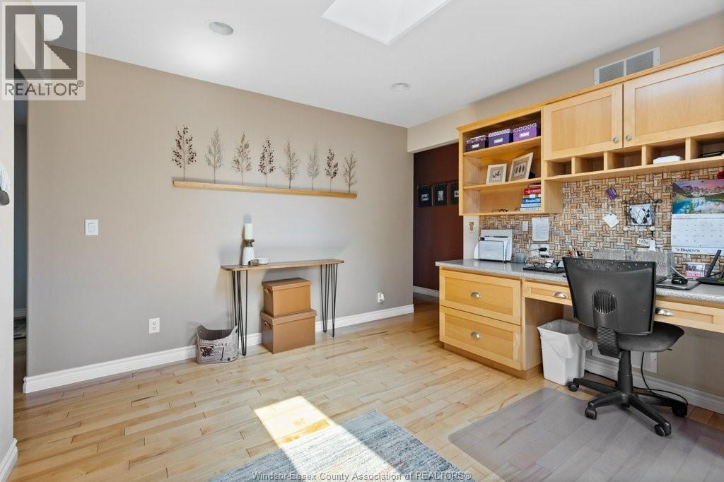 1936 LAKESHORE ROAD 123 - 5