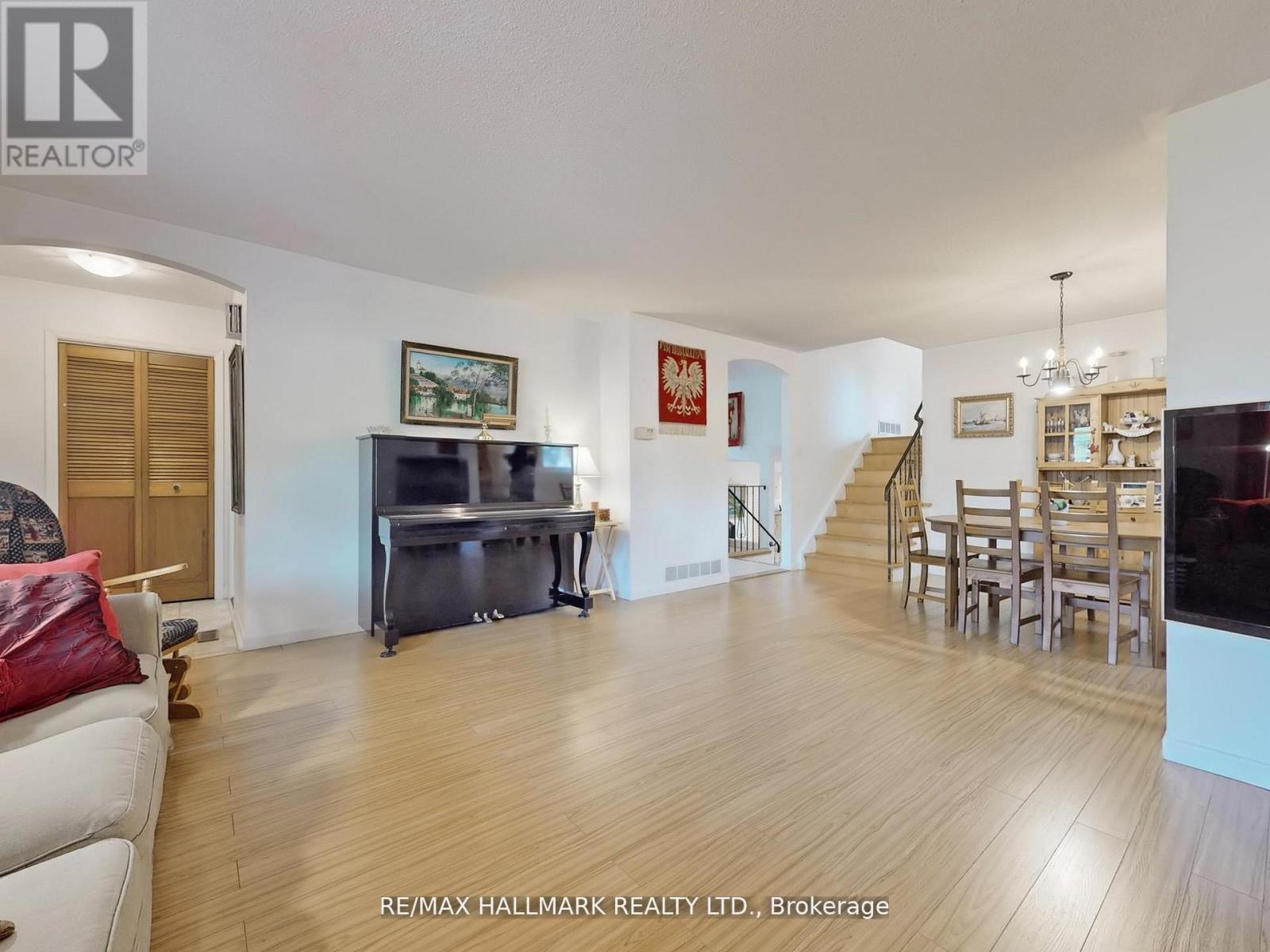5193 AURORA ROAD - 14