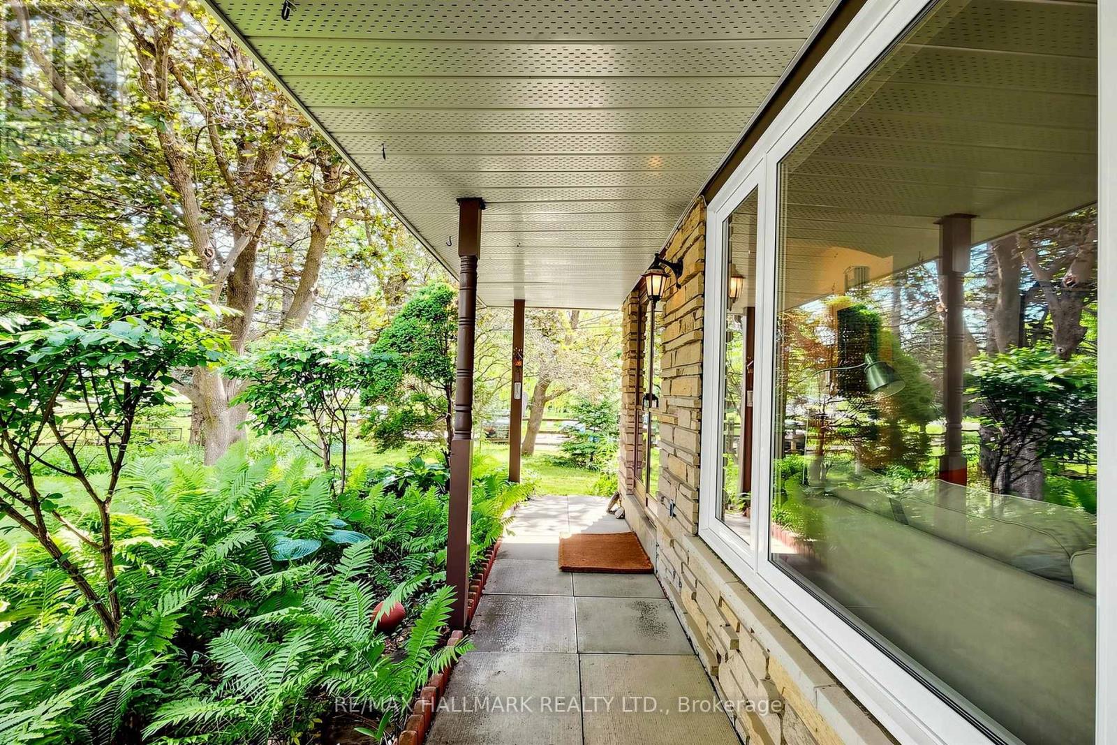 5193 AURORA ROAD - 9