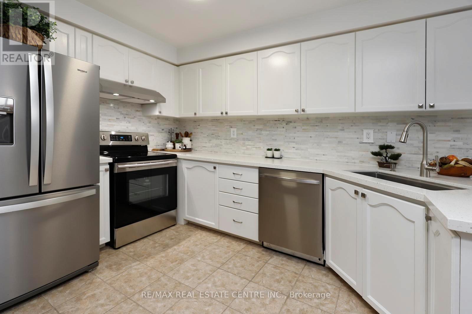 #26 2022 ATKINSON DRIVE - 11