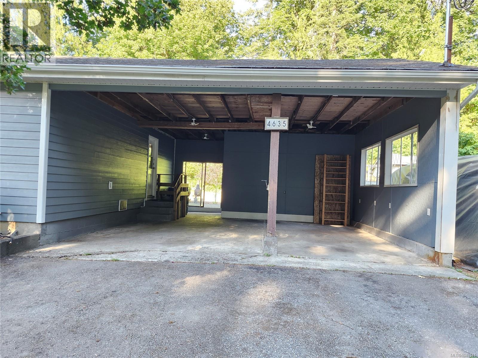 4635 Howie Rd N - 34