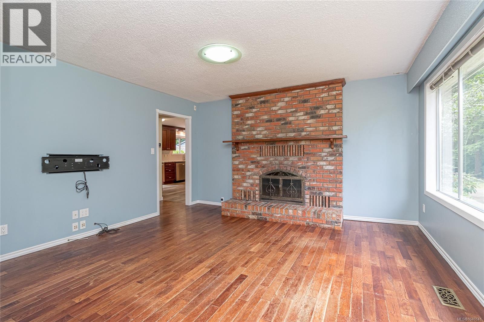 4635 Howie Rd N - 22