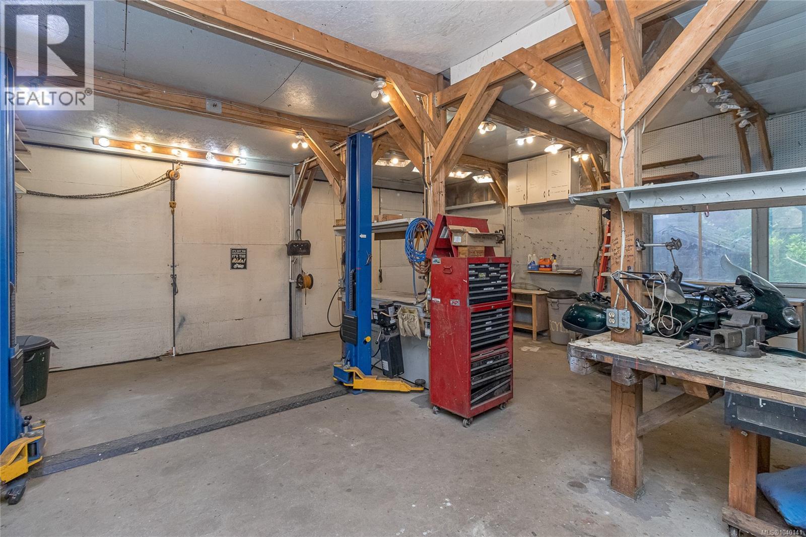 4635 Howie Rd N - 43
