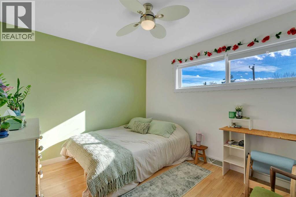 3507 35 Avenue SW — photo 18