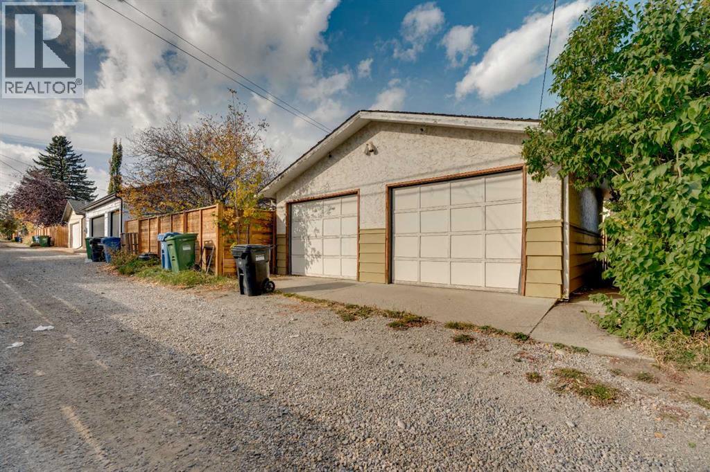 3507 35 Avenue SW — photo 35