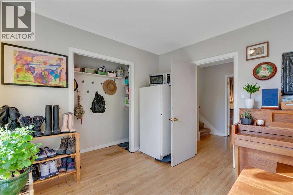 3507 35 Avenue SW — photo 24