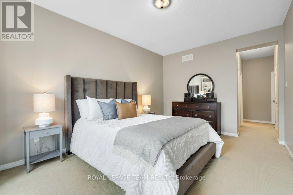 556 DALEWOOD CRESCENT - 13