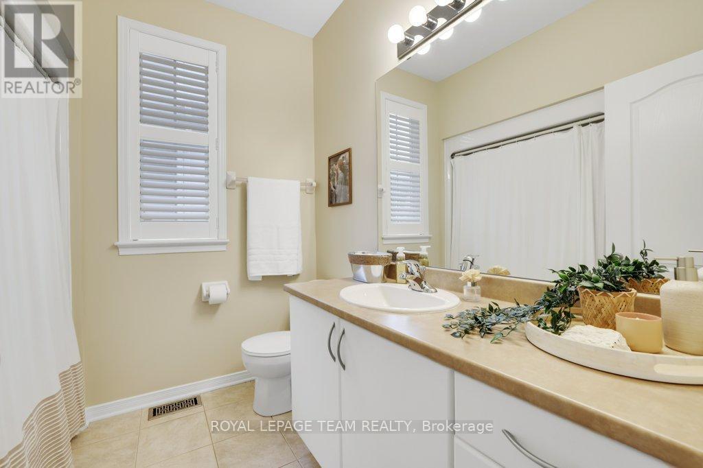 556 DALEWOOD CRESCENT - 18