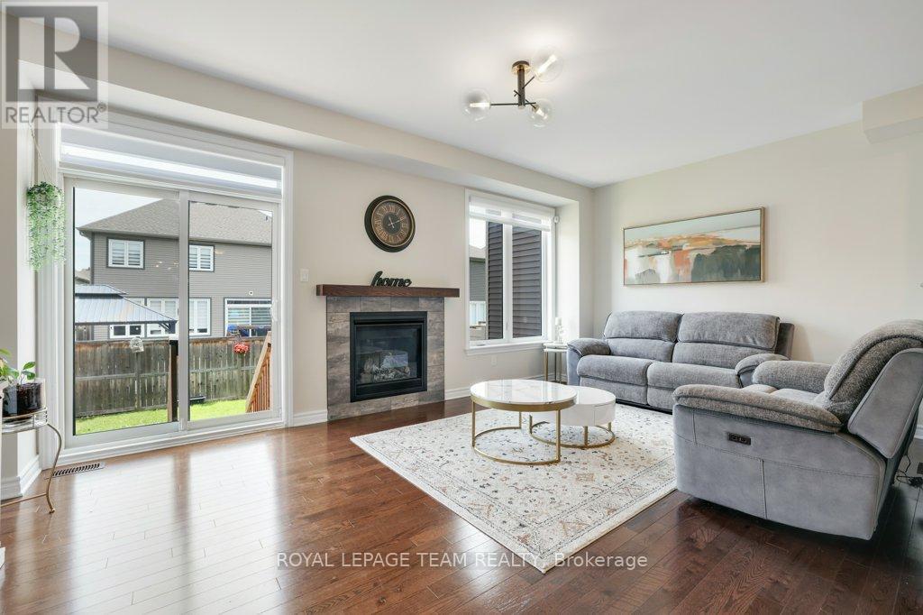 702 VIVERA PLACE — photo 11 of 37