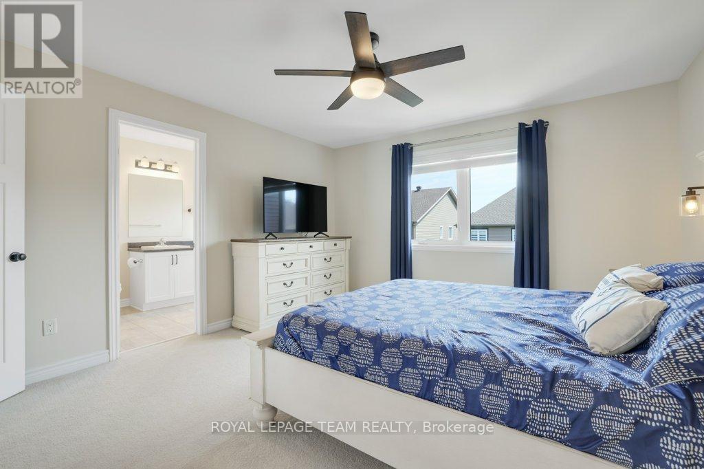 702 VIVERA PLACE — photo 26 of 37