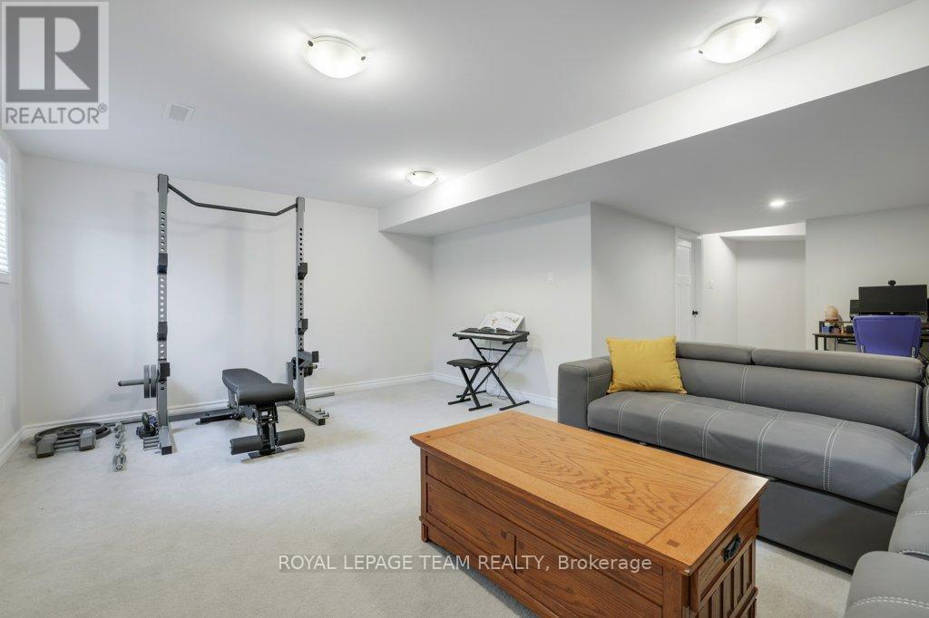 702 VIVERA PLACE — photo 34 of 37