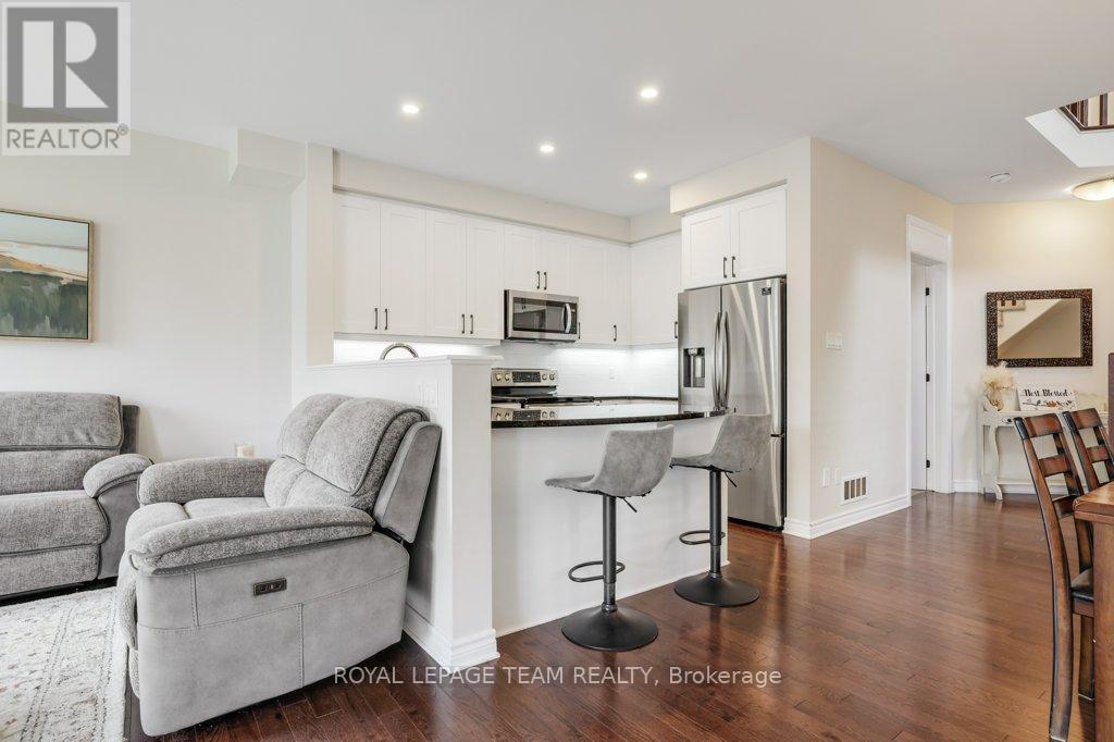 702 VIVERA PLACE — photo 7 of 37
