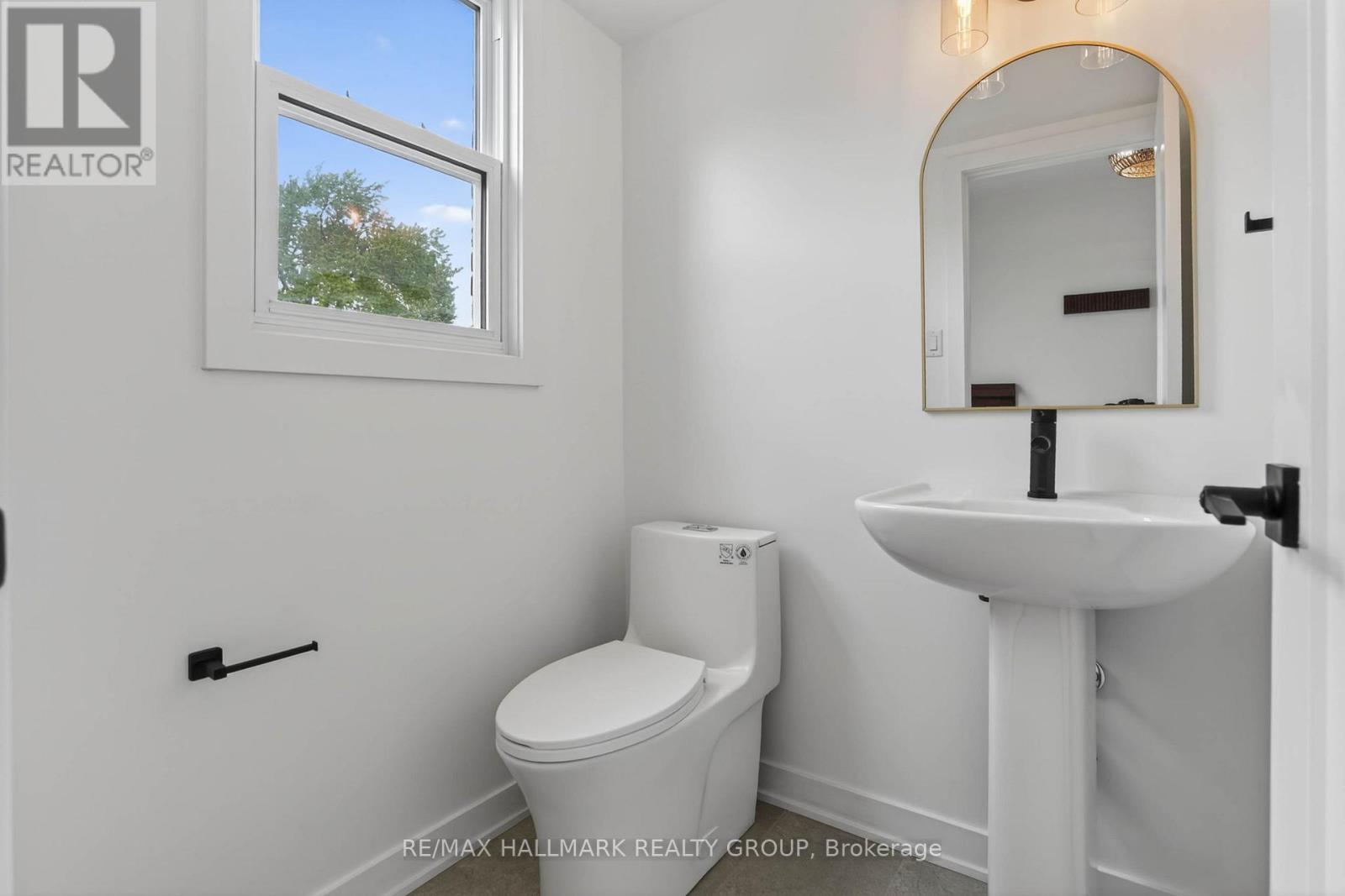 3 Bed, 2 Bath House for Sale in Ottawa – 38 – 660 HOCHELAGA STREET, Ottawa – MLS# X13436660 - Image 14