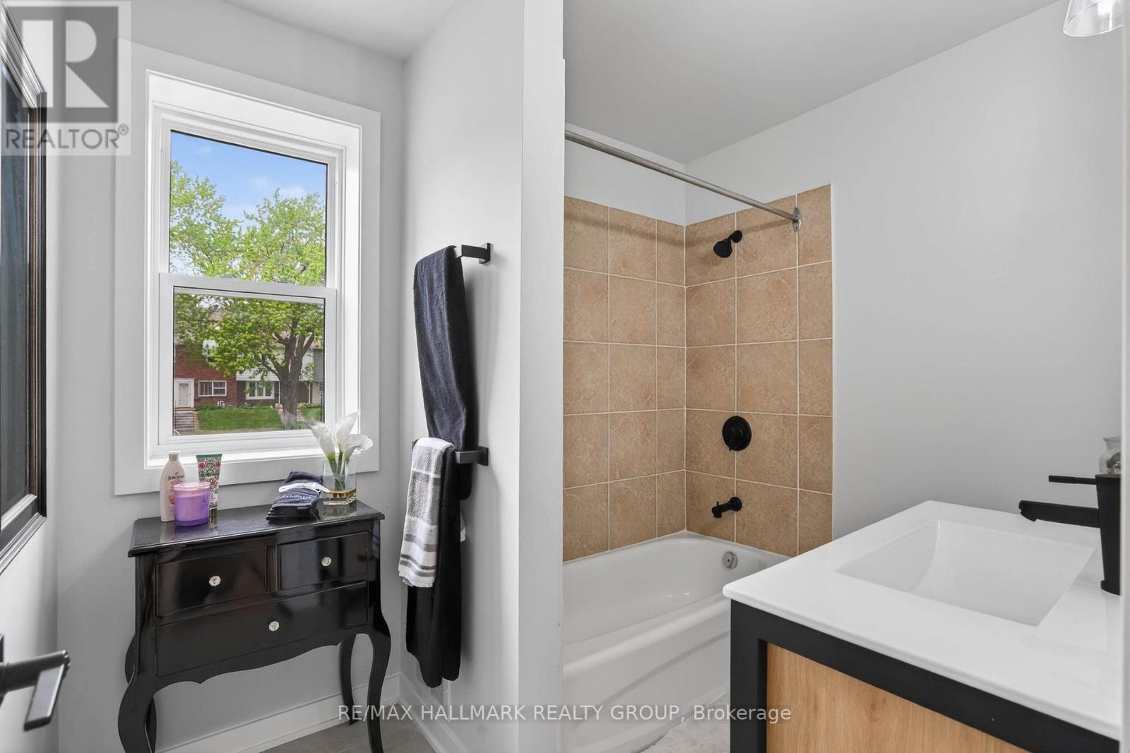 3 Bed, 2 Bath House for Sale in Ottawa – 42 – 660 HOCHELAGA STREET, Ottawa – MLS# X13436670 - Image 28