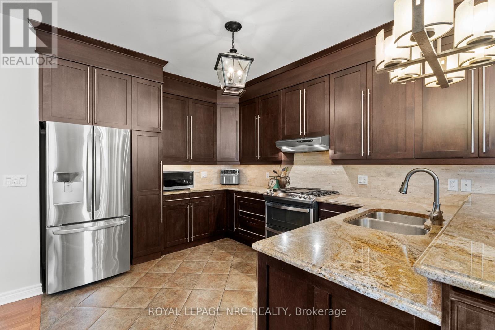 31 ANNMARIE DRIVE - Image 10