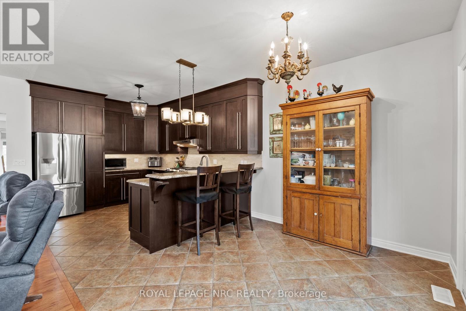31 ANNMARIE DRIVE - Image 11