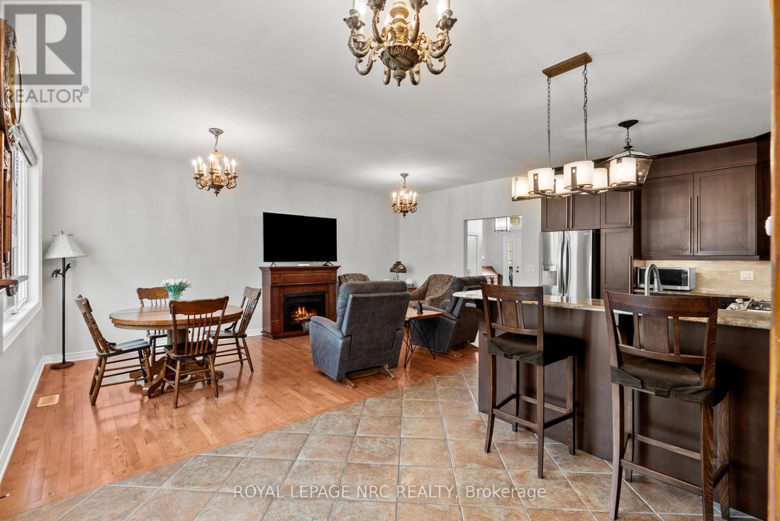31 ANNMARIE DRIVE - Image 14