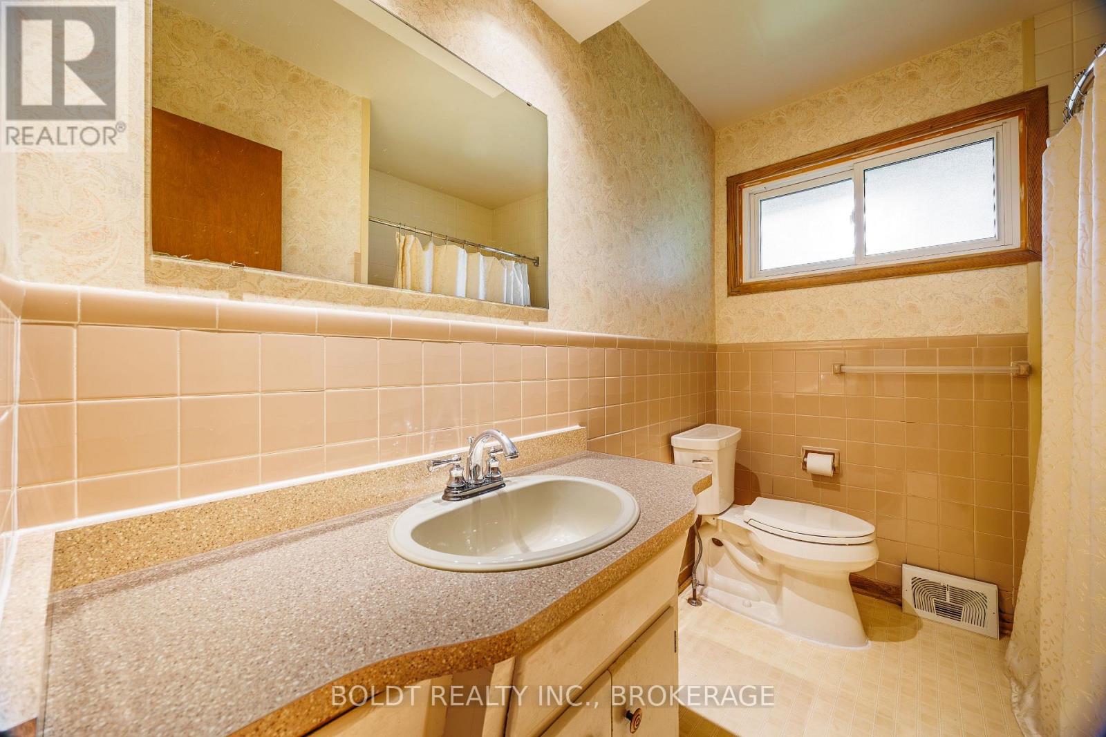 4114 BARRY DRIVE - Image 17
