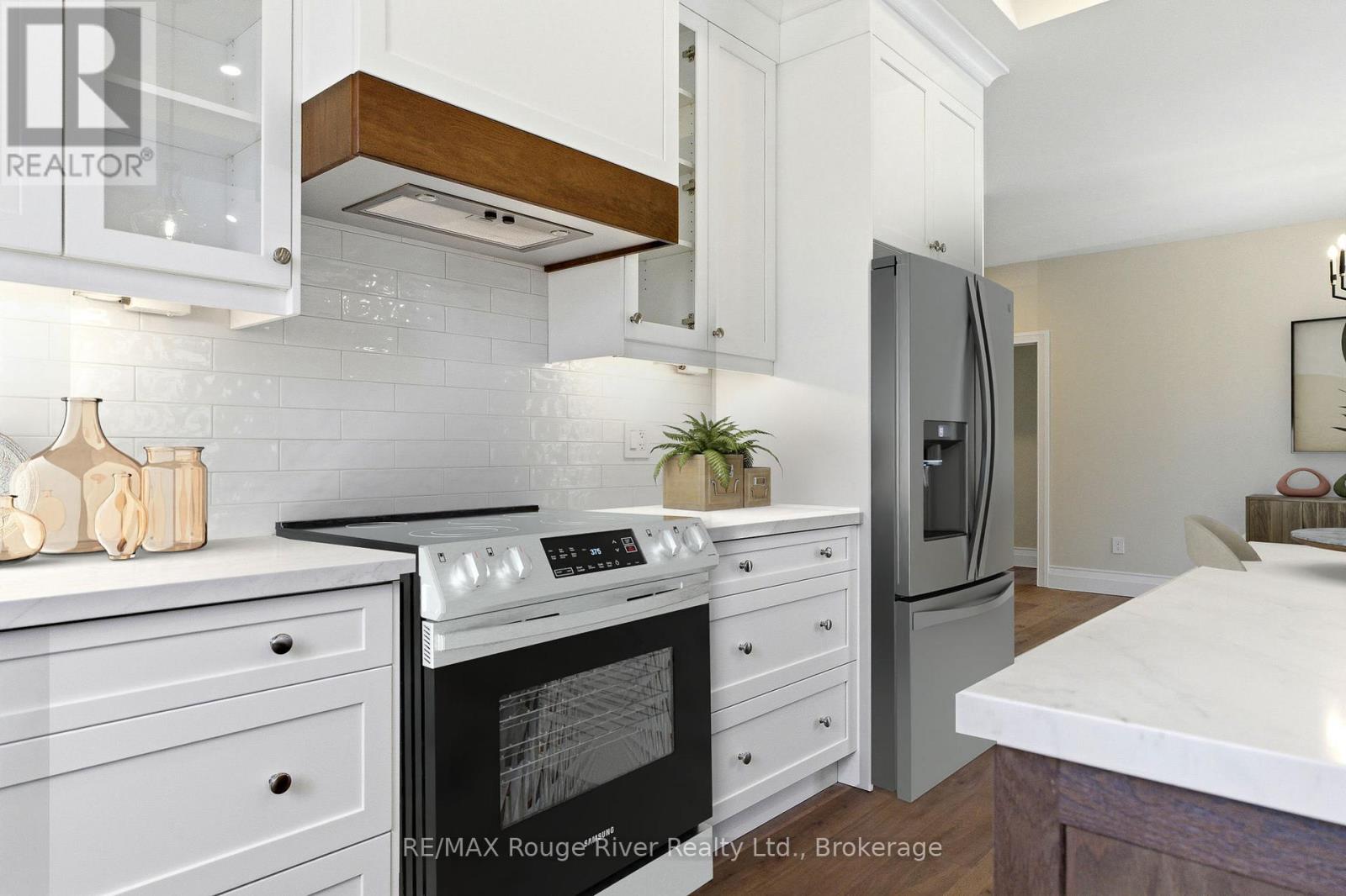 6-1000 D'ARCY STREET - 5
