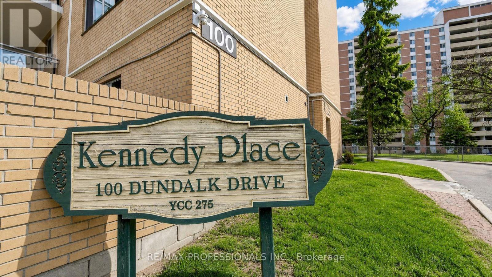 #809 100 DUNDALK DRIVE - 24