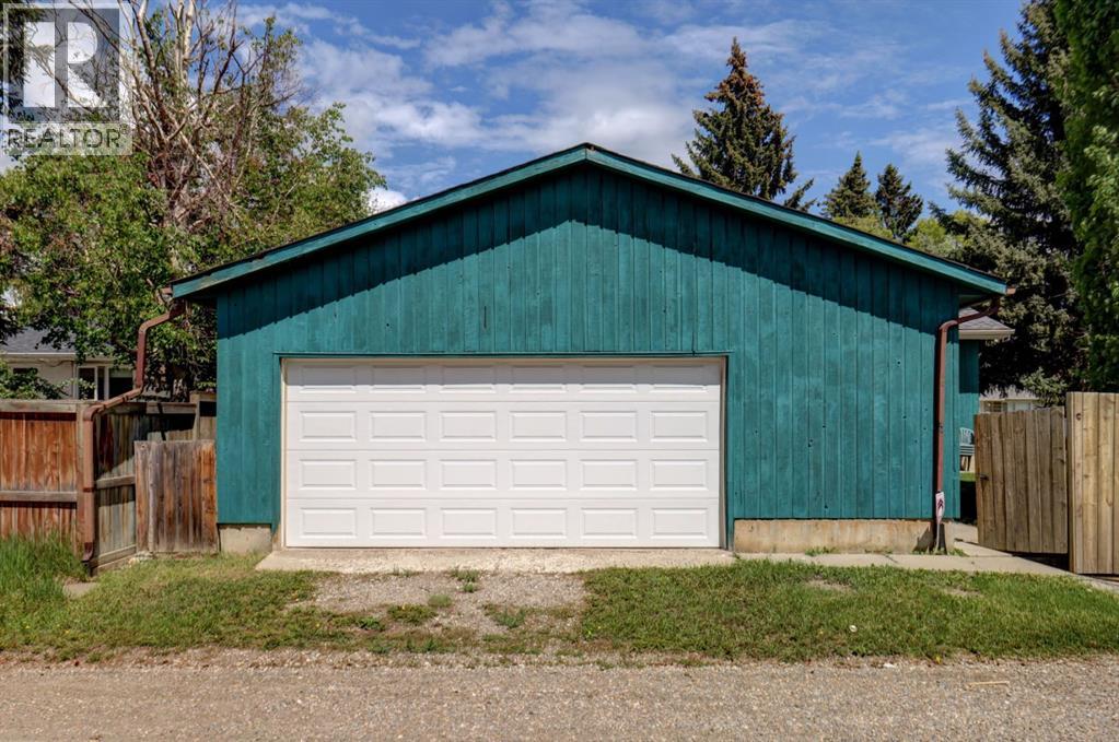 68 Brown Crescent NW - photo 4