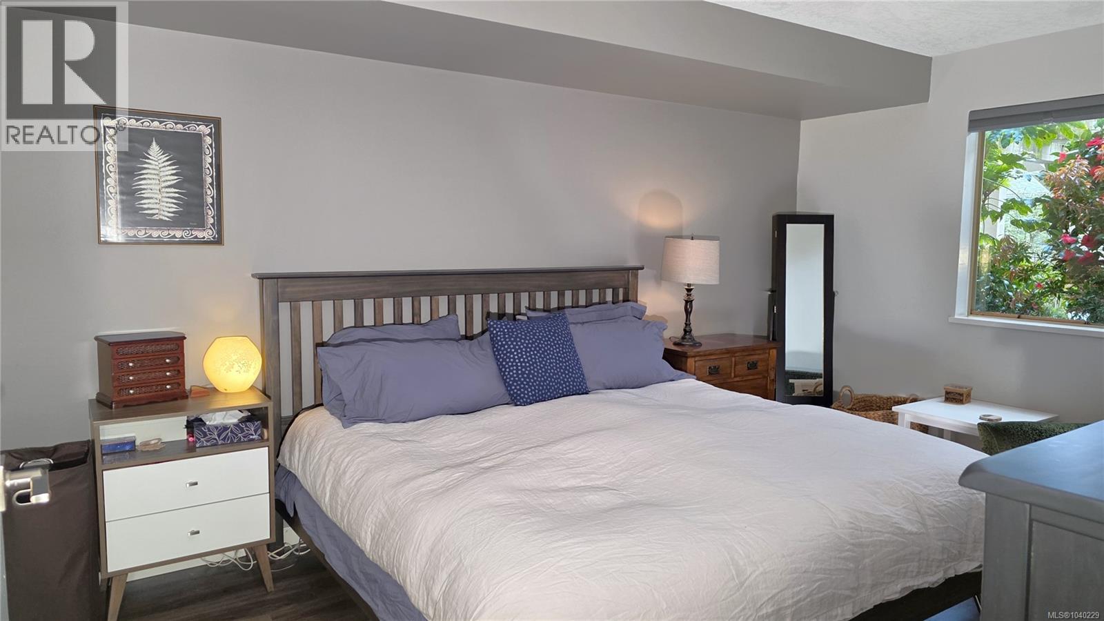101 3400 Quadra Street, Saanich