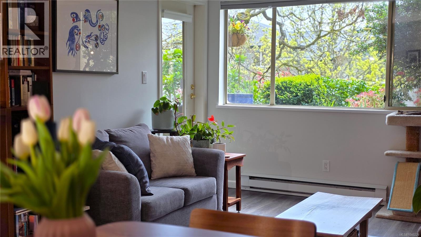 101 3400 Quadra Street, Saanich