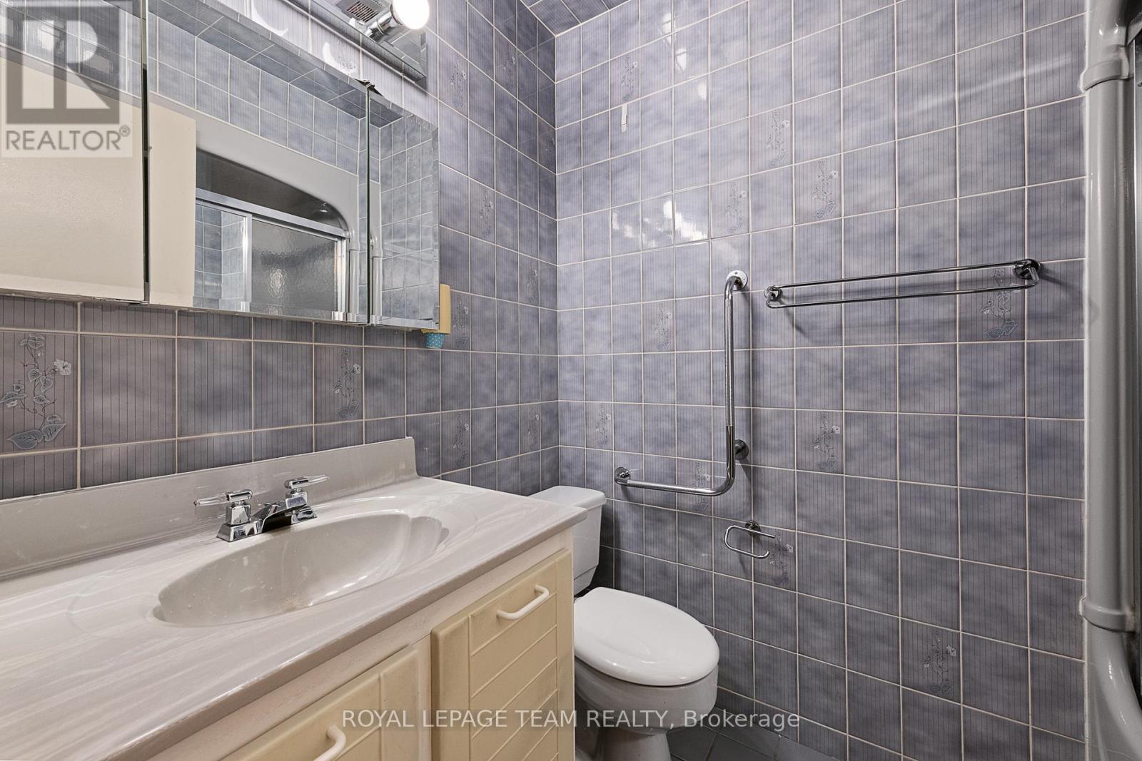 4 Bed, 2 Bath House for Sale in Ottawa – 961 GREENBRIAR AVENUE, Ottawa – MLS# X13423548 - Image 10