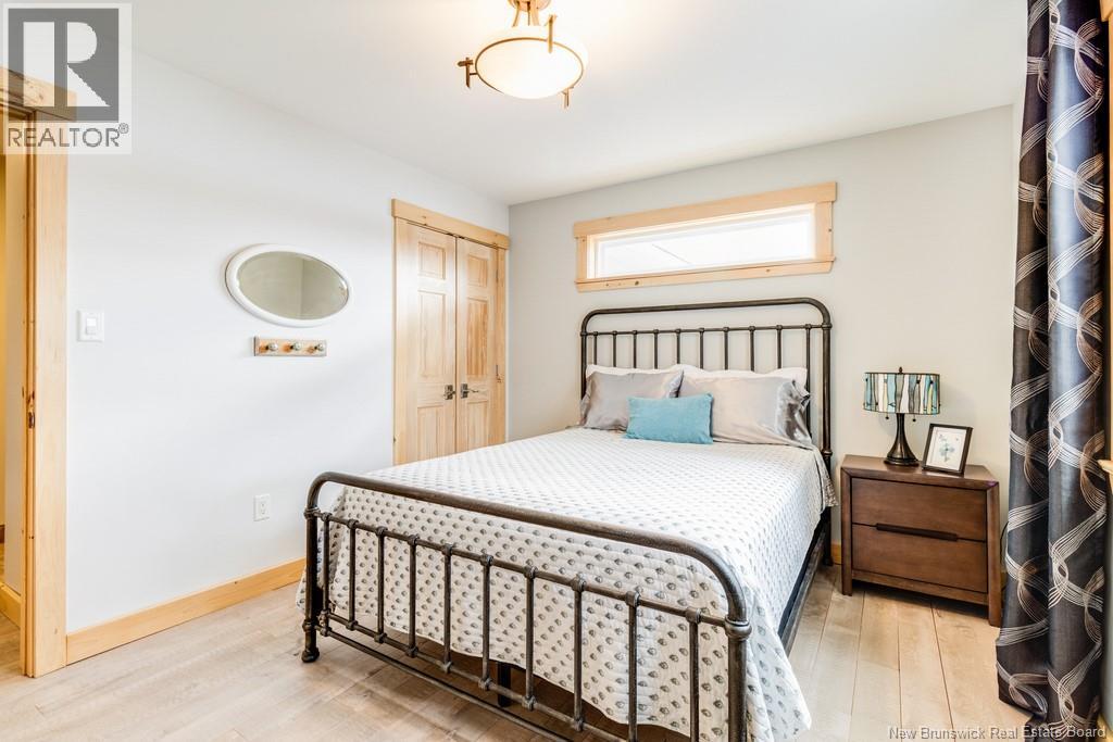 31 Hawkshaw Road - 33