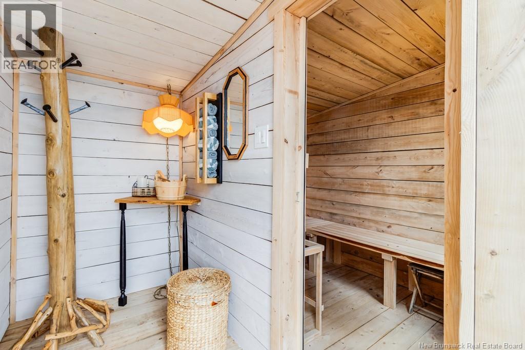31 Hawkshaw Road - 40