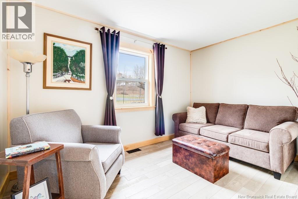 31 Hawkshaw Road - 35