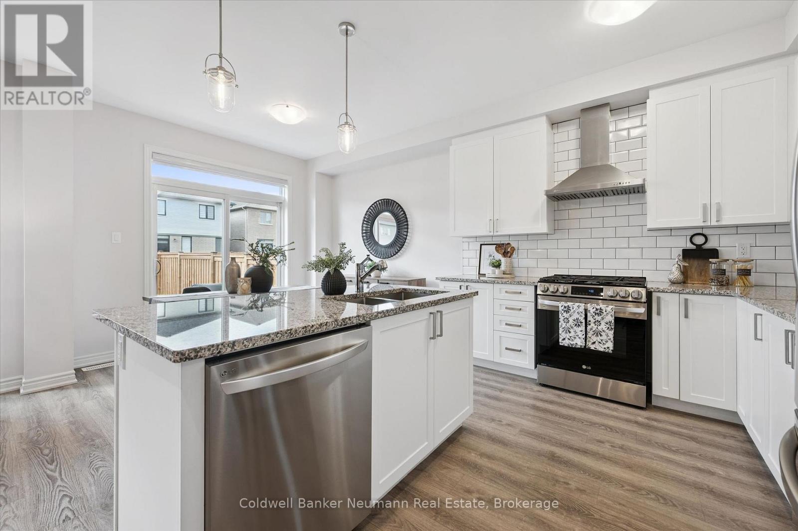 43 HARPIN WAY W - 10