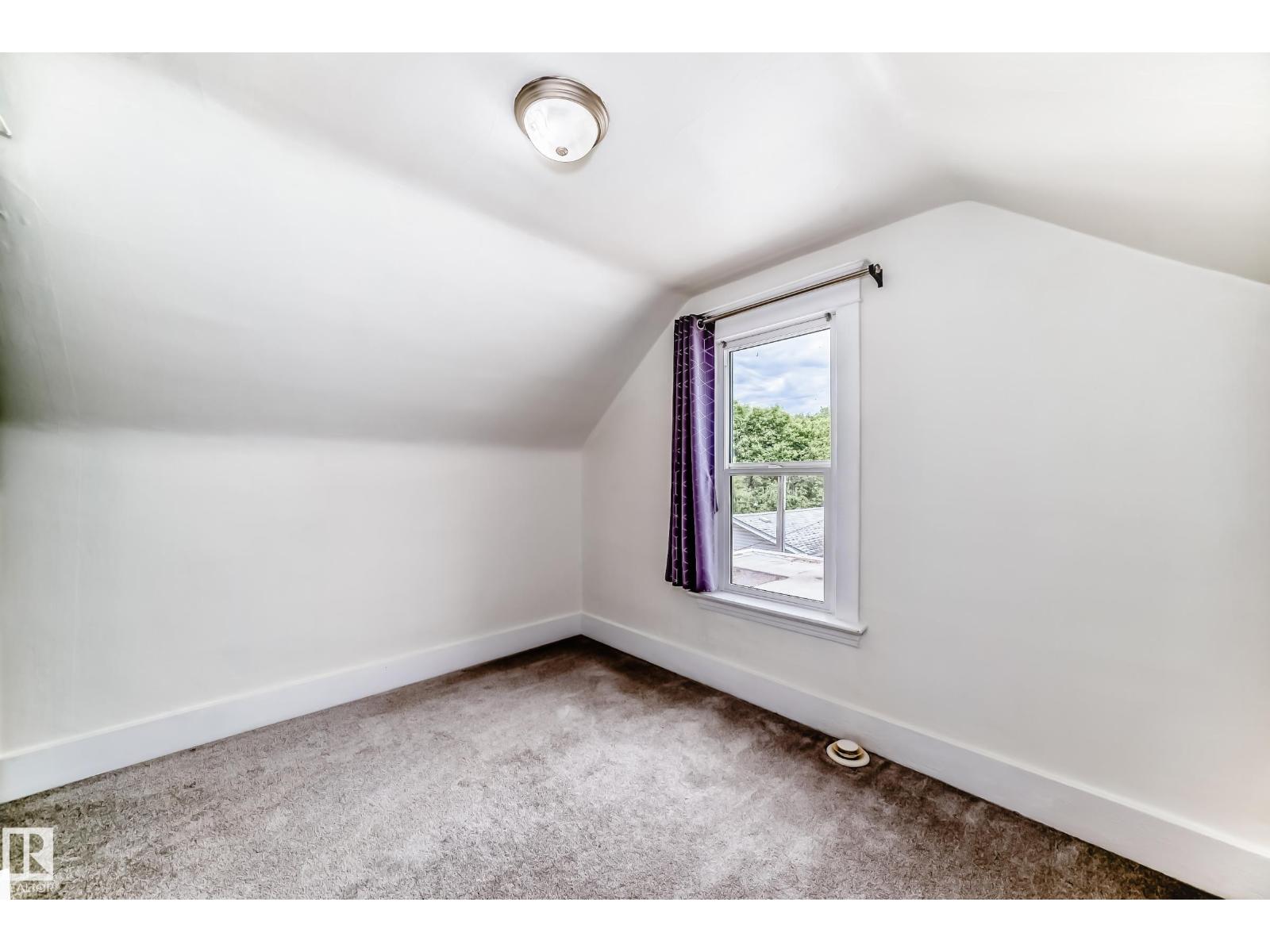 12121 64 ST NW — photo 33