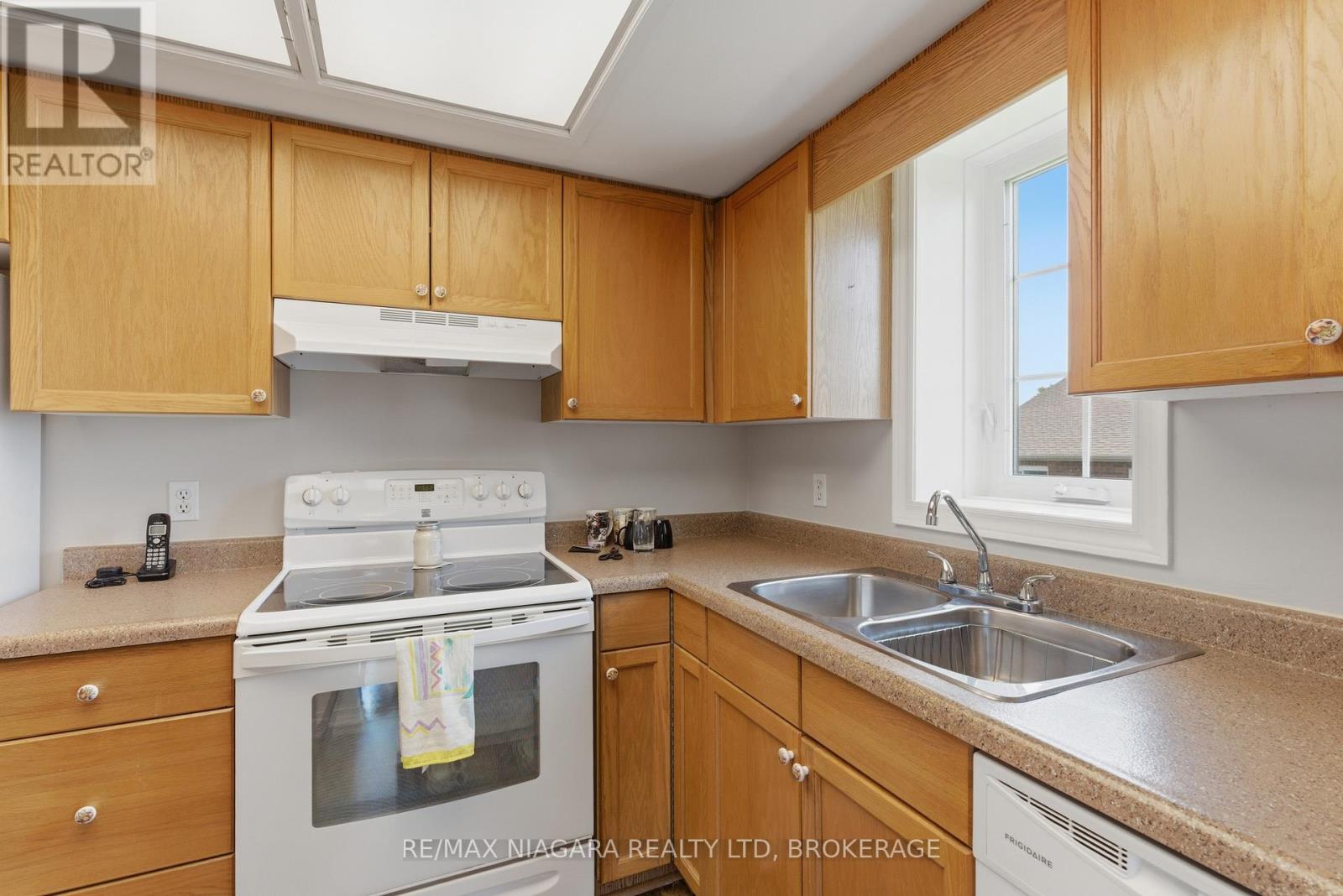 #210 3420 FREDERICK AVENUE - 15