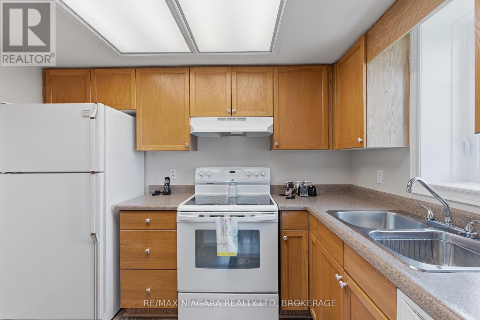 #210 3420 FREDERICK AVENUE - 16