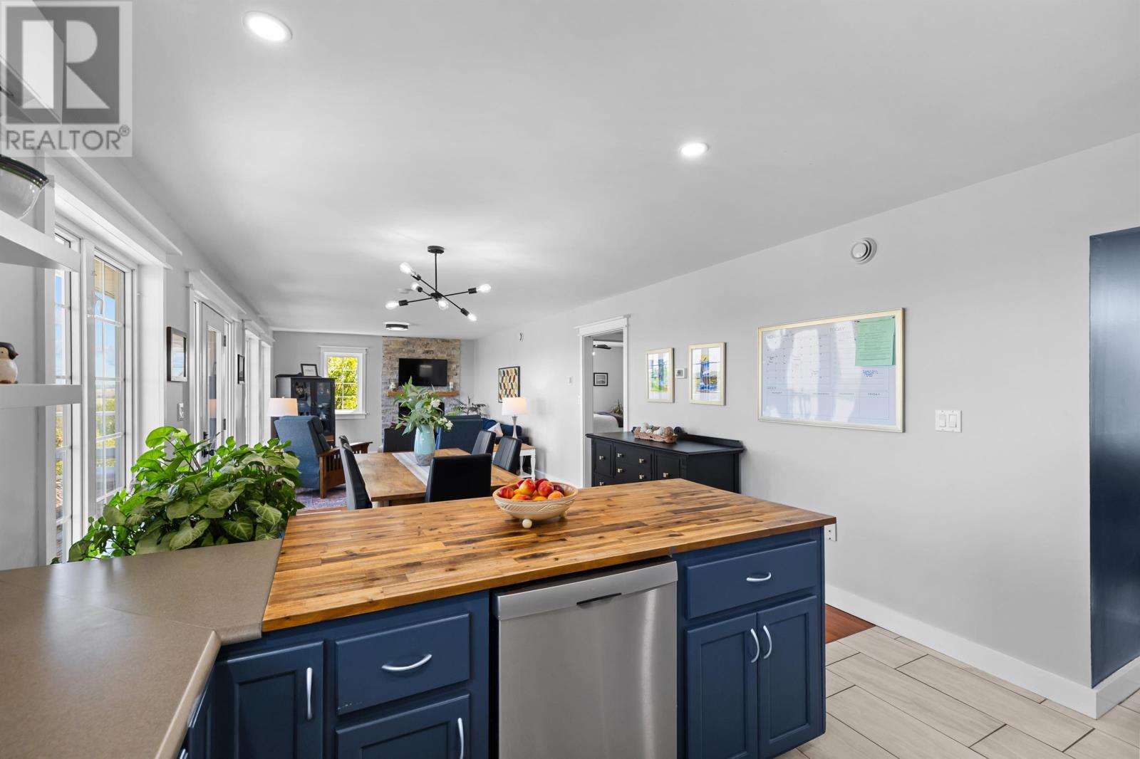 136 New London Road - 14
