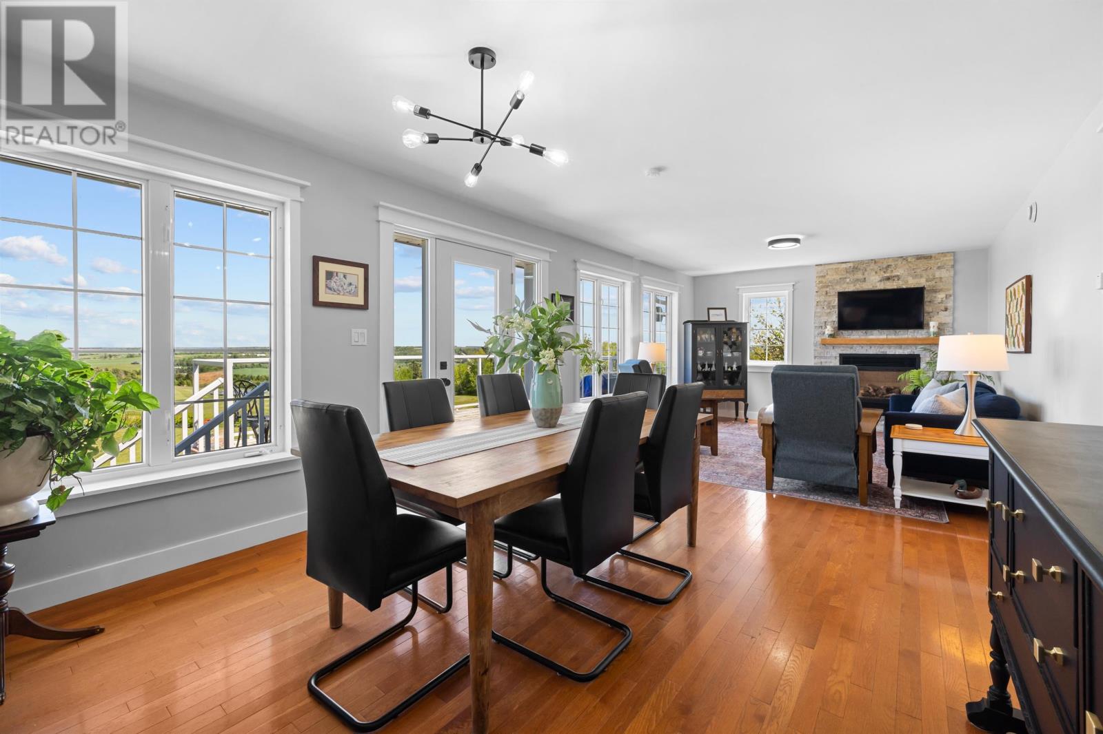 136 New London Road - 16