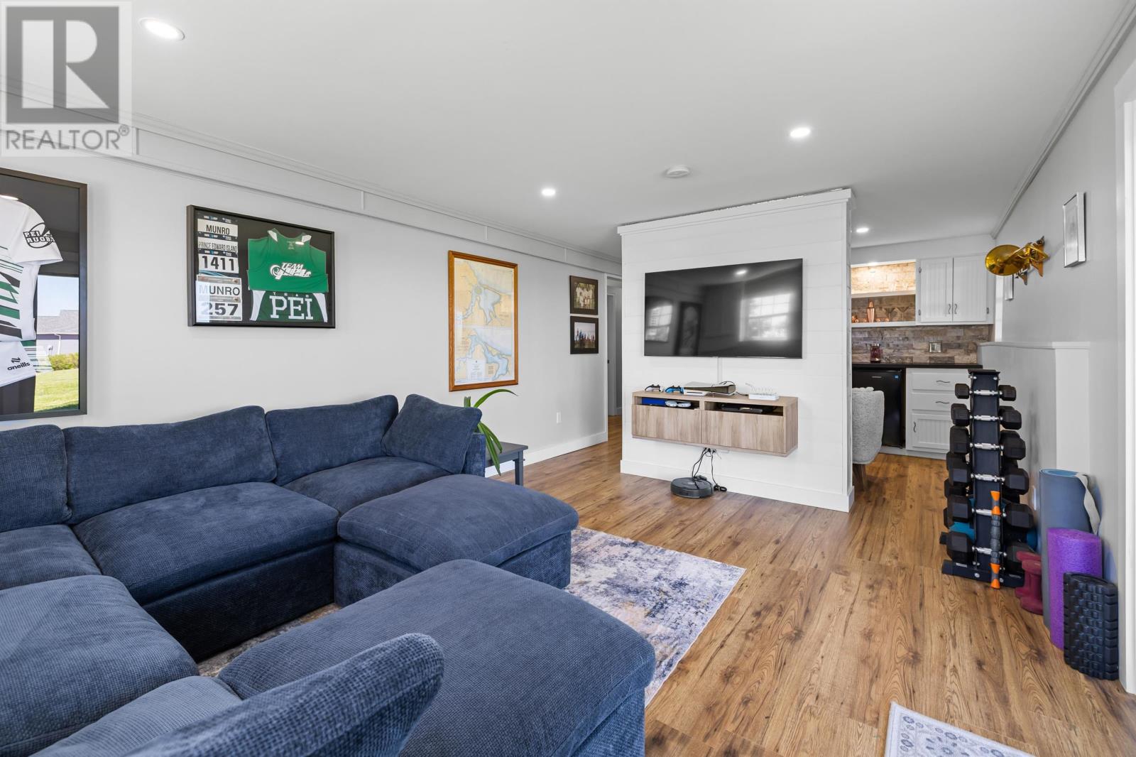 136 New London Road - 28