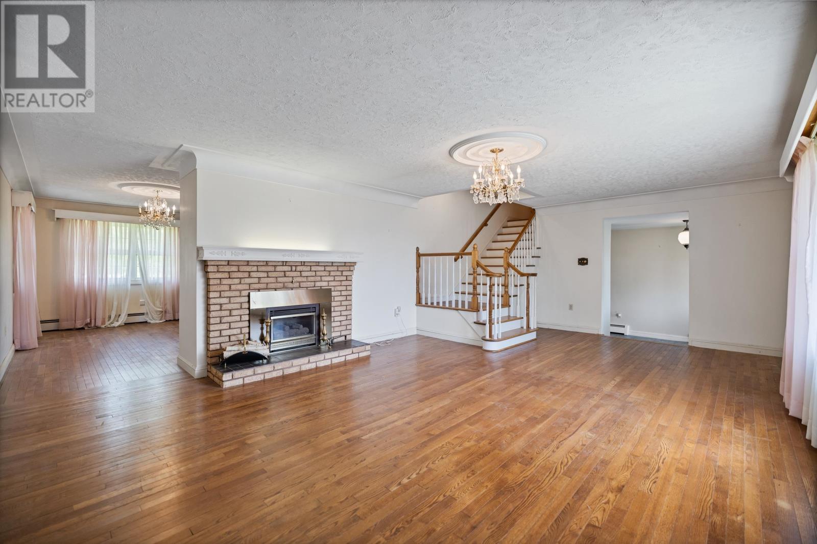 800 Main Street - 6