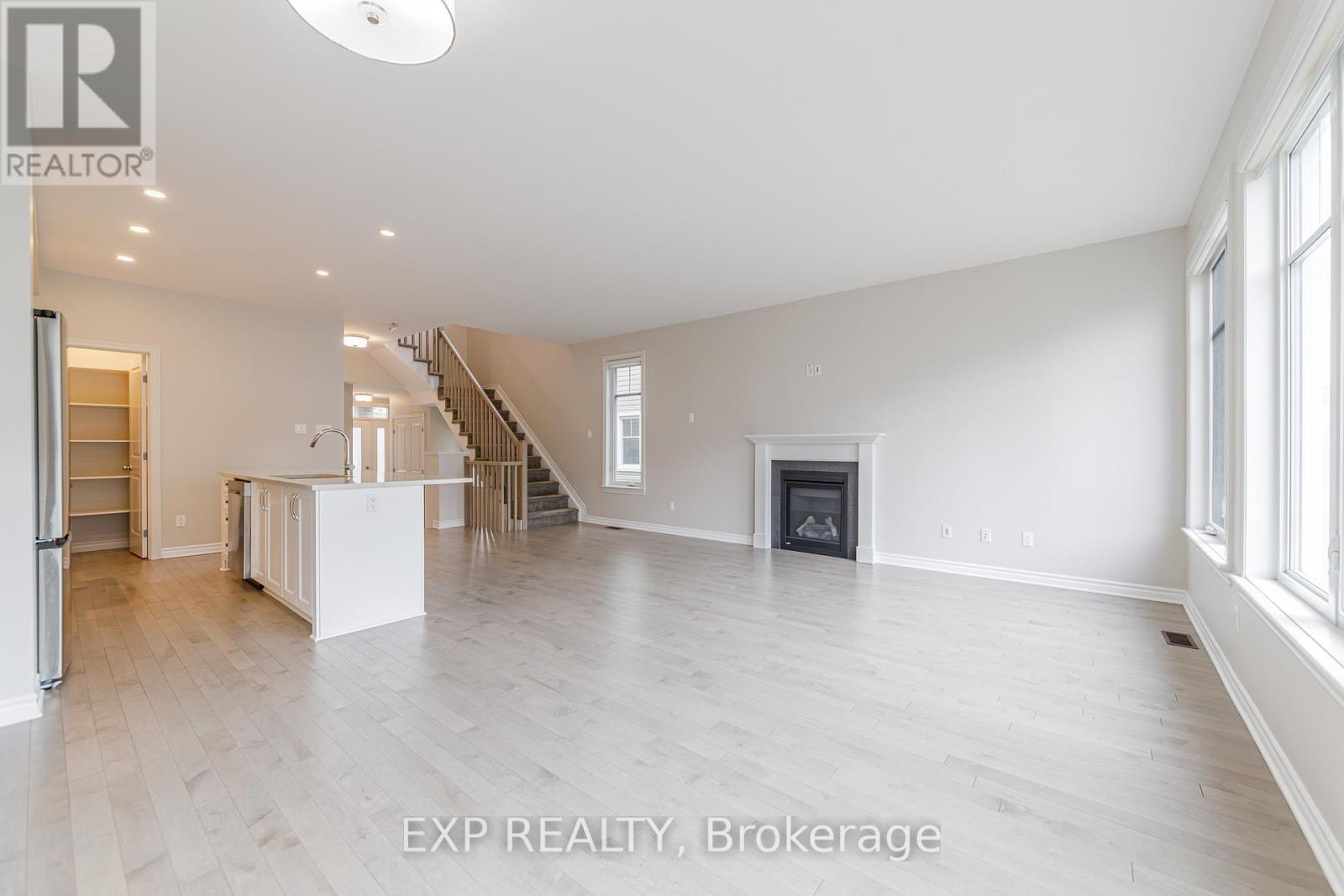 3 Bed, 3 Bath House for Sale in Ottawa – 196 ANGELONIA CRESCENT, Ottawa – MLS# X13420596 - Image 15