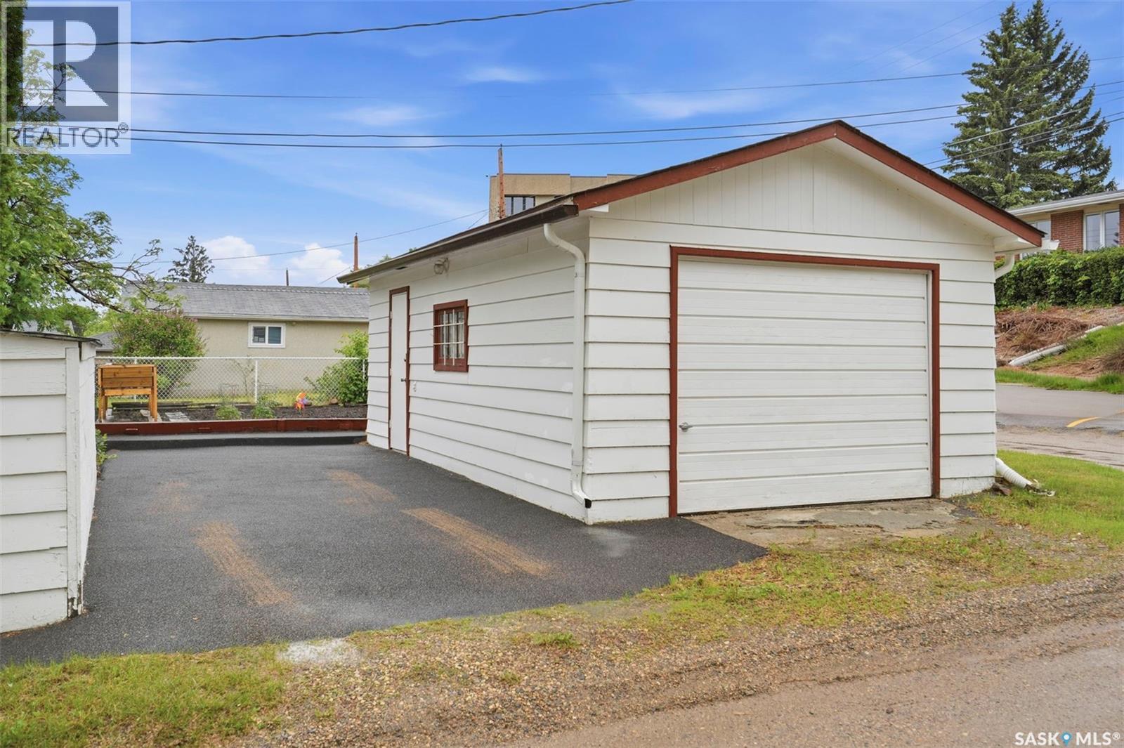 1019 McMillan AVENUE — photo 35