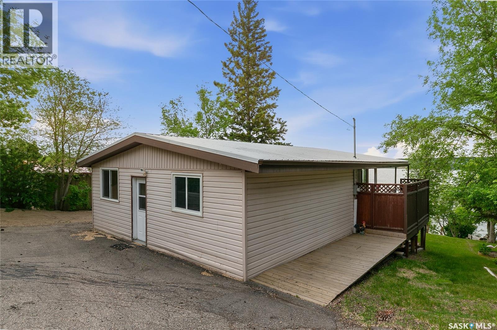 157 Lakeshore DRIVE - 2