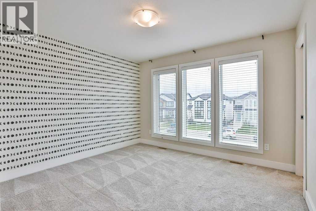 267 Grassland Boulevard W — photo 10