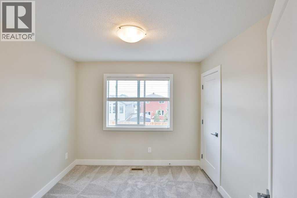 267 Grassland Boulevard W — photo 12