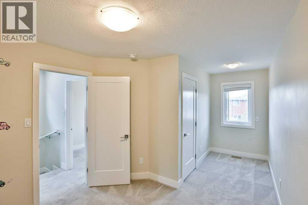 267 Grassland Boulevard W — photo 14