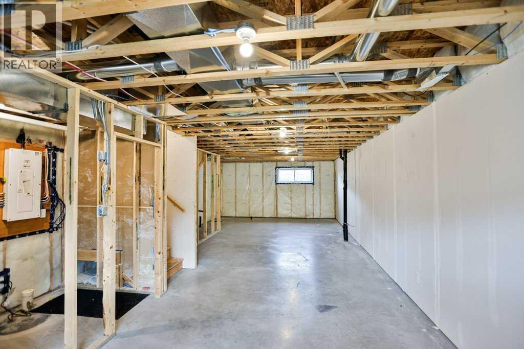 267 Grassland Boulevard W — photo 18