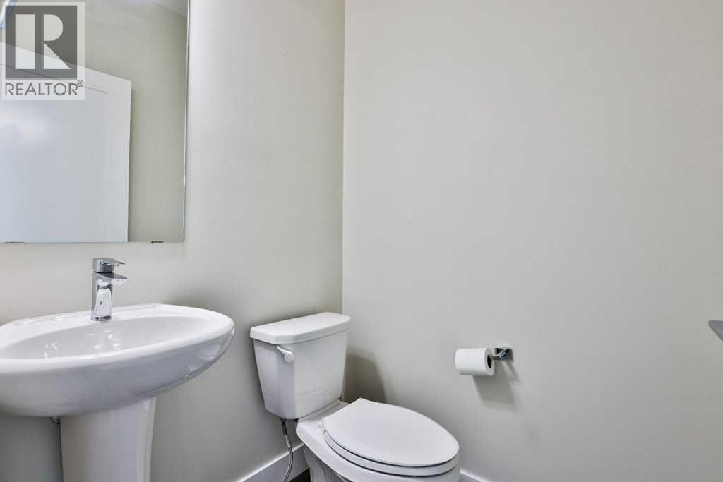 267 Grassland Boulevard W — photo 9